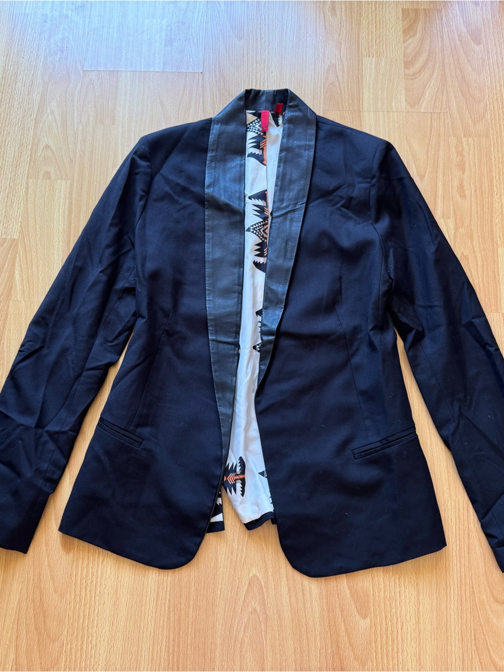 5/48 Black blazer